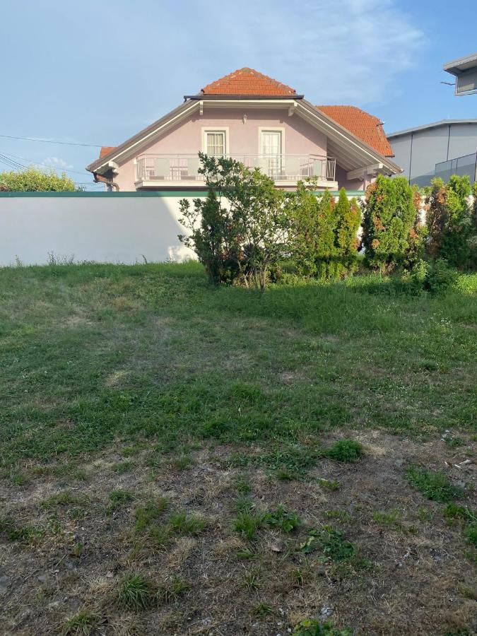 Kod Bajrame Hotel Szarajevó Kültér fotó