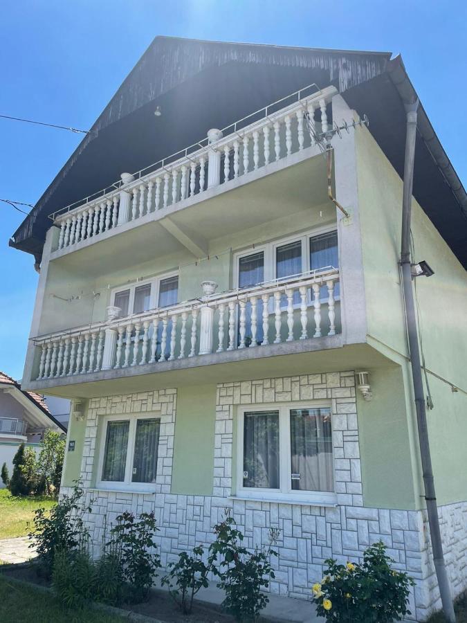 Kod Bajrame Hotel Szarajevó Kültér fotó