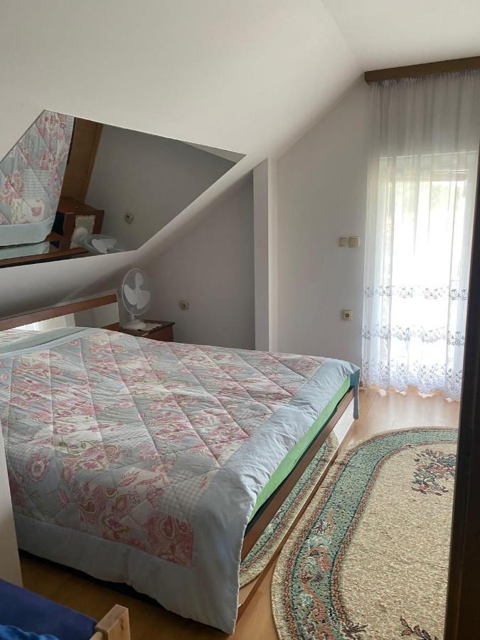 Kod Bajrame Hotel Szarajevó Kültér fotó