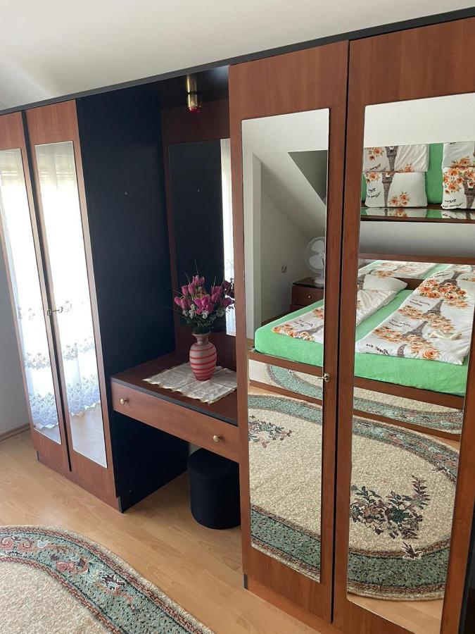 Kod Bajrame Hotel Szarajevó Kültér fotó