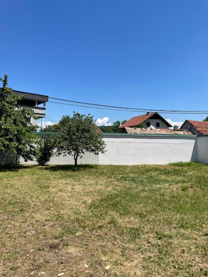 Kod Bajrame Hotel Szarajevó Kültér fotó